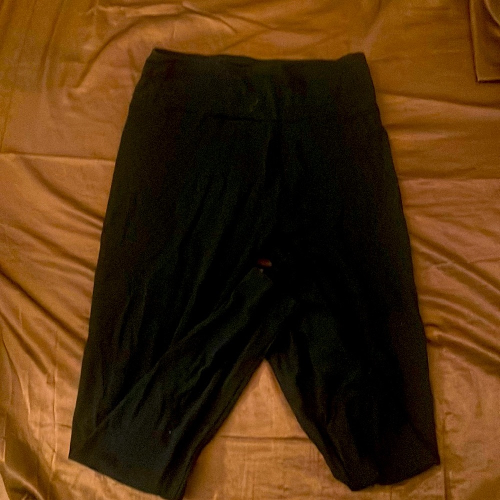 S Black ankle-length leggings , Back to Basic Must Have!